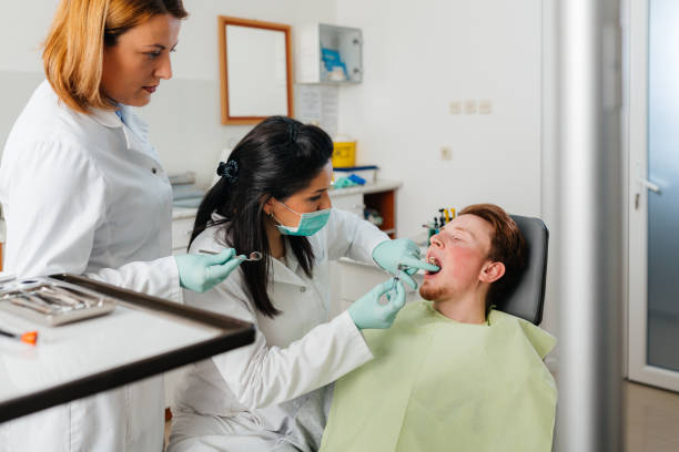 Best Broken or Chipped Tooth Repair in Topeka, IN